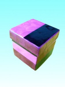 boîte cubique rose en capiz 10,2x10,2 cm 