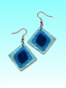  Boucles d'oreille capiz carré bleu env 3cm 