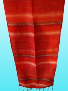 Etole en soie  naturelle fine  rouge rayée 140x25 cm