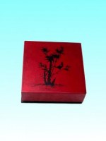 Boîte rouge motif bambou 13x13 cm
