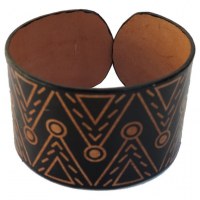 Bracelet large en cuir motif batik 
