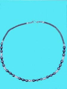 Collier perles argentées et noires